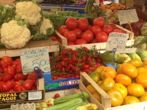 Fresh tomatoes at Camp de Fiori