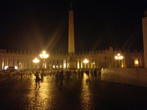 St. Peter's Square is downright magical at night. Arrivederci, San Pietro!